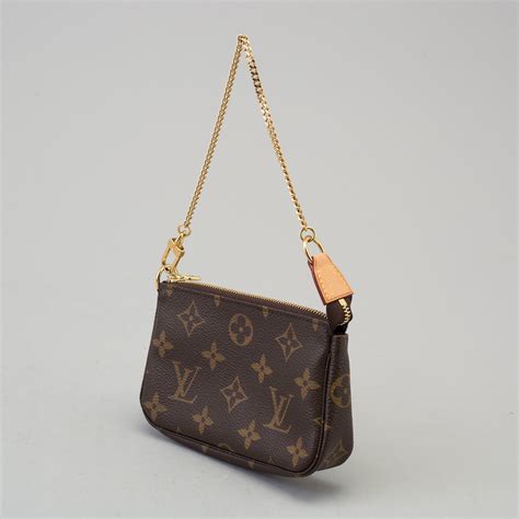 louis vuitton small bag wsed